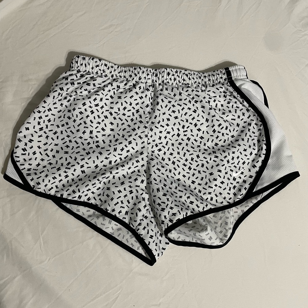 girls nike shorts